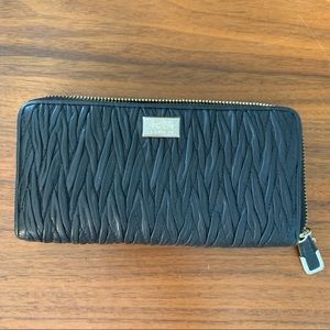 Coach Women’s Zip Wallet Wallet, black leather